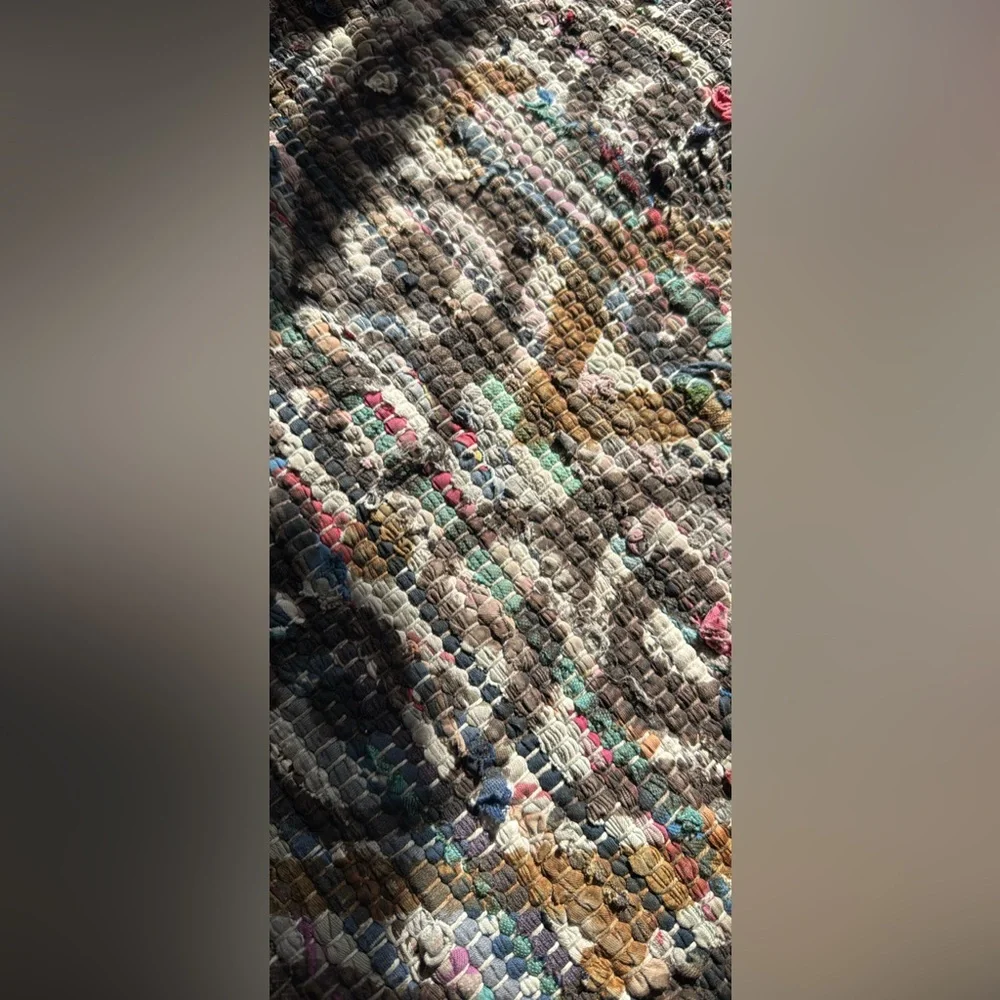 Elegant Patterned Rug - Picture 5 of 5